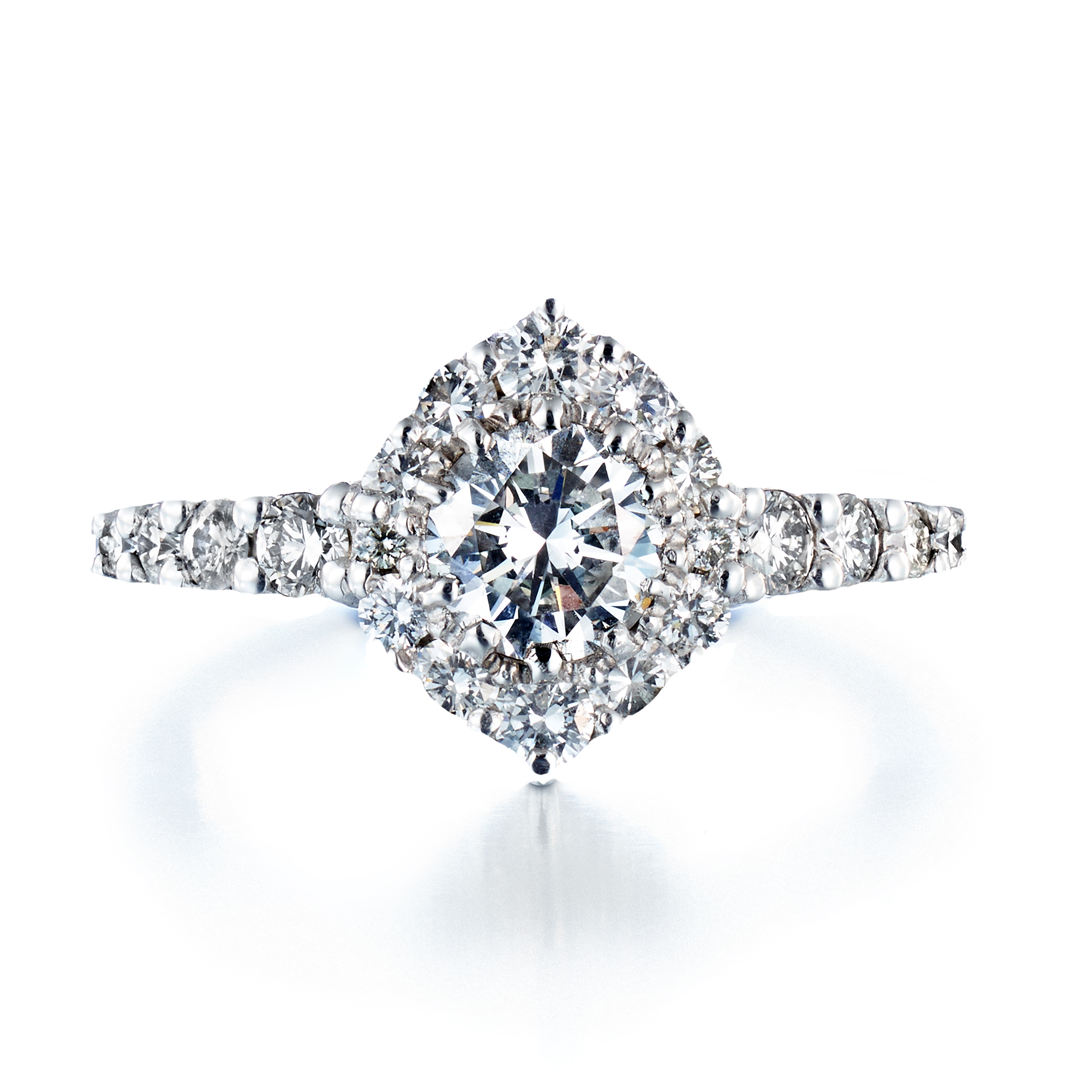 Mesi runkokivillä vihkisormus valkokulta