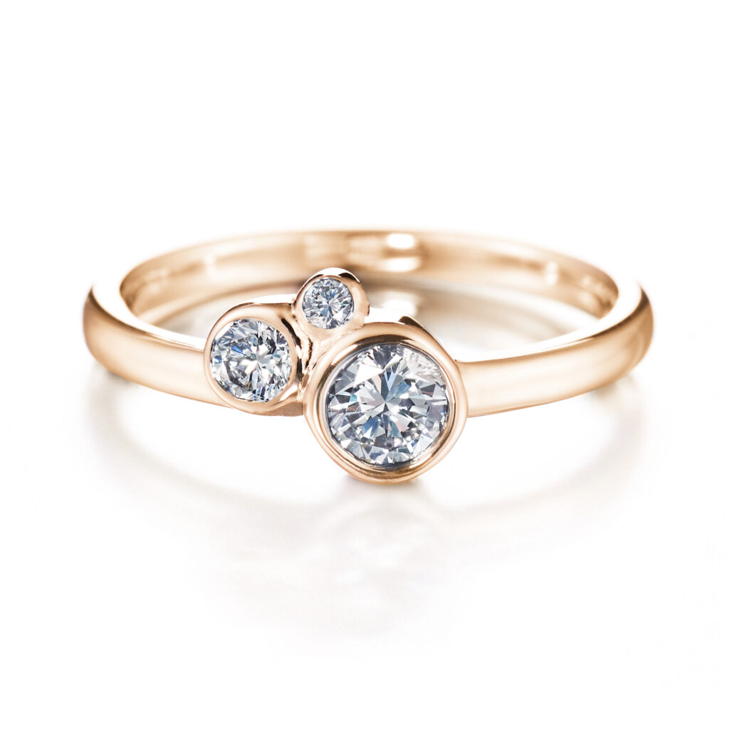 Nuppu, siro kolmikivinen sormus