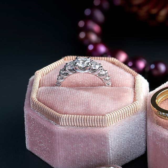 Tulppaani 9 vihkisormus valkokulta - Image 4