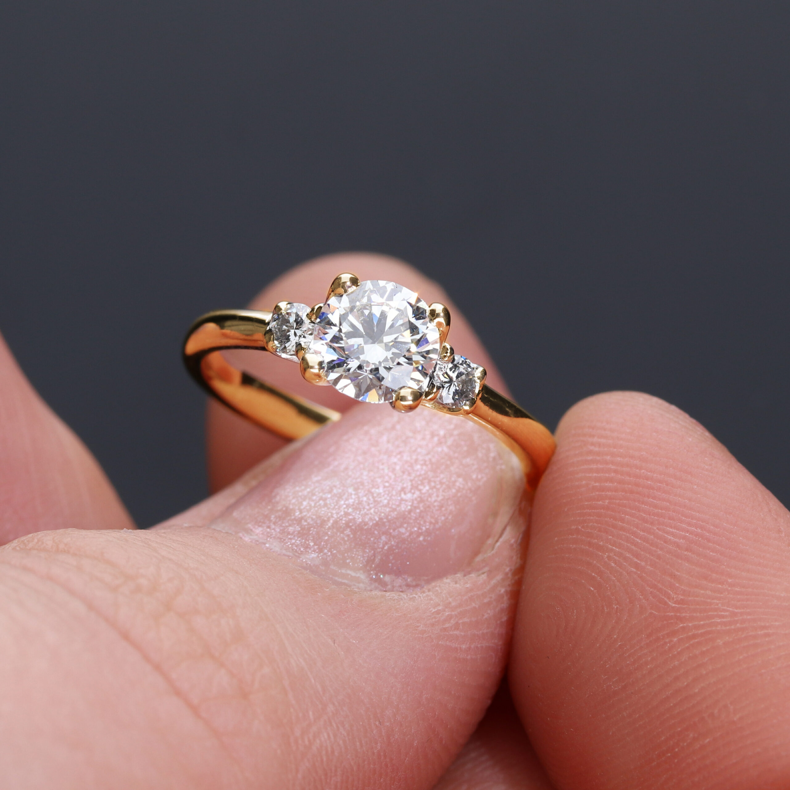 Tulppaani 3 siro vihkisormus keltakulta - Image 2