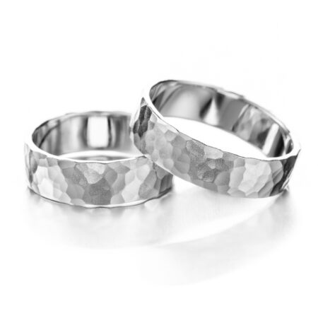 Pallotaottu kihla valkokulta/platina