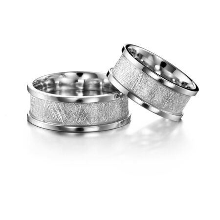 Huurre korkeilla reunoilla kihla valkokulta / platina