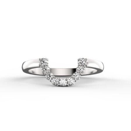 Muotoiltu sivusormus toisen sormuksen vierelle