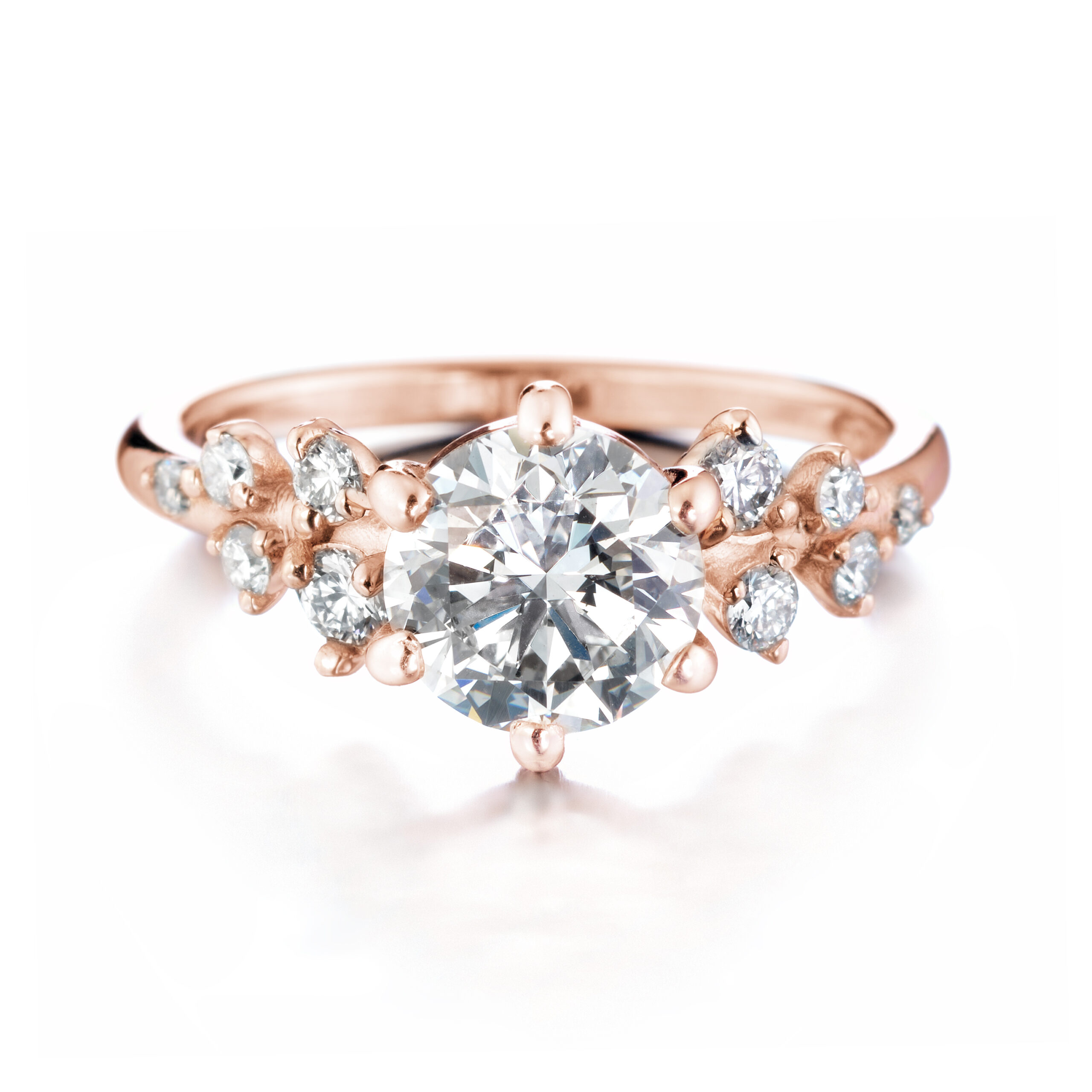 Ruusu vihkisormus briljantilla punakulta