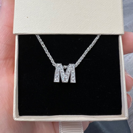 Uniikki nimikirjain-riipus - Image 2