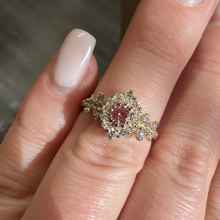 Mesi- ja Ruusu-sormusten yhdistelmä